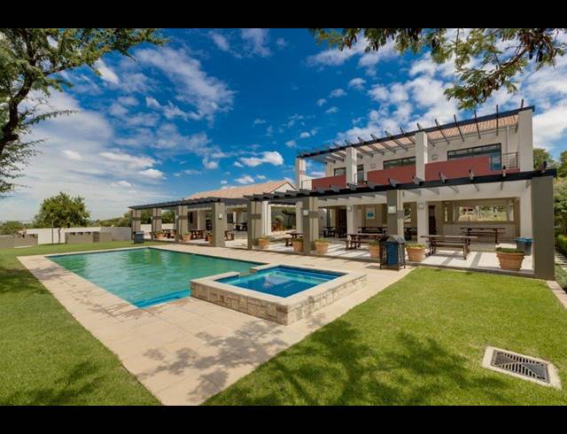 1 BEDROOM STUDIO APARTMENT TO LET IN FOURWAYS